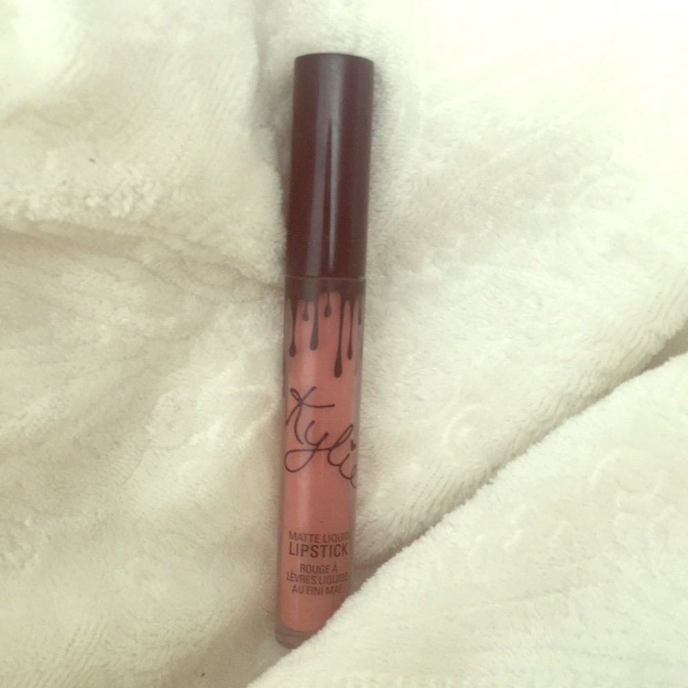 KYLIE MATTE LIP IN CANDY K 🍭